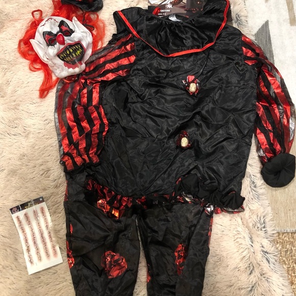 Halloween Carver the clown outfit size 14-16. Boys used condition . - Picture 3 of 9